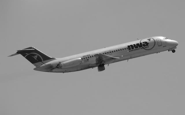N923RW - Douglas
