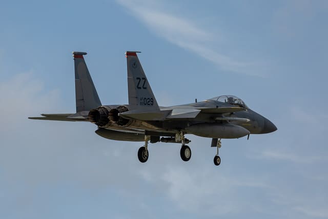  - Twin-engine aircraft