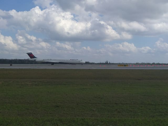 N926DL - Aircraft