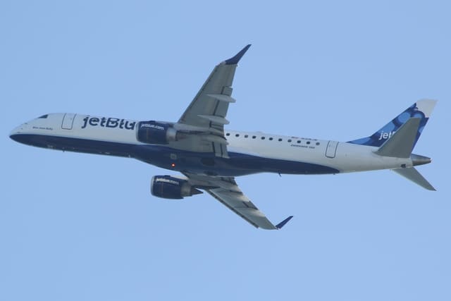 N318JB - Embraer