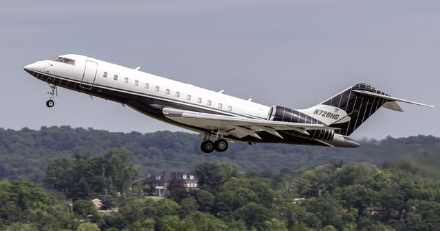 N728HG - Bombardier