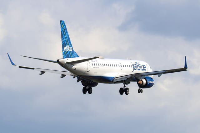 N216JB - Embraer