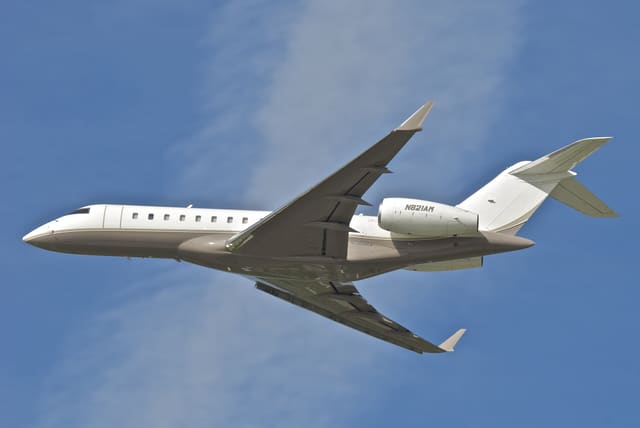 N821AM - Bombardier