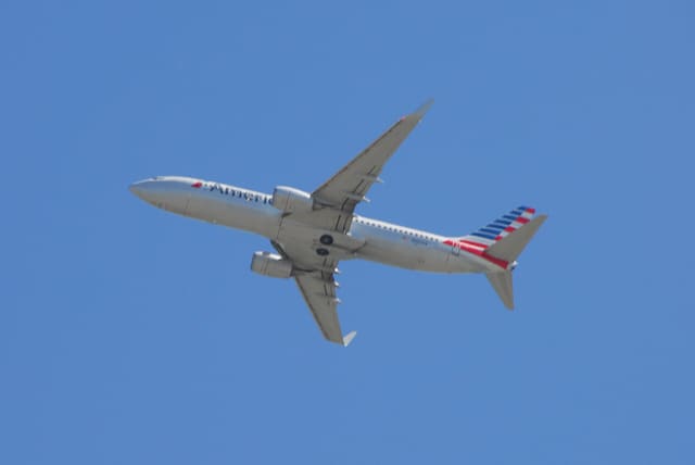 N982AN - Twin-engine aircraft