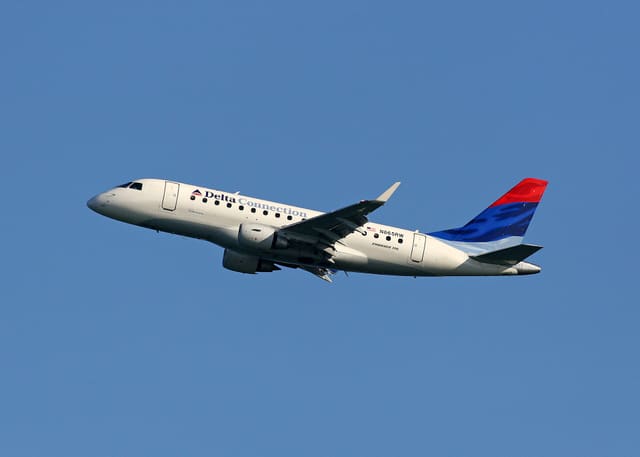 N865RW - Embraer