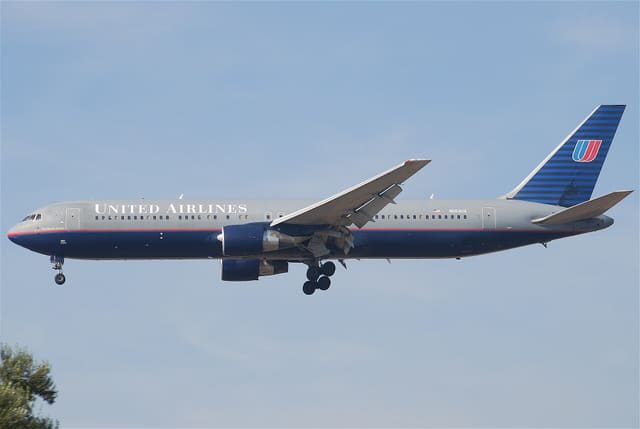 N664UA - Boeing
