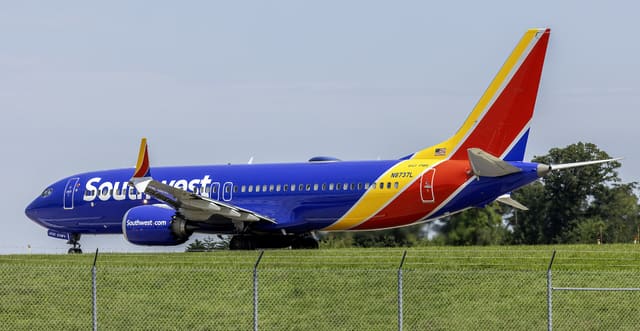 N8737L - Boeing