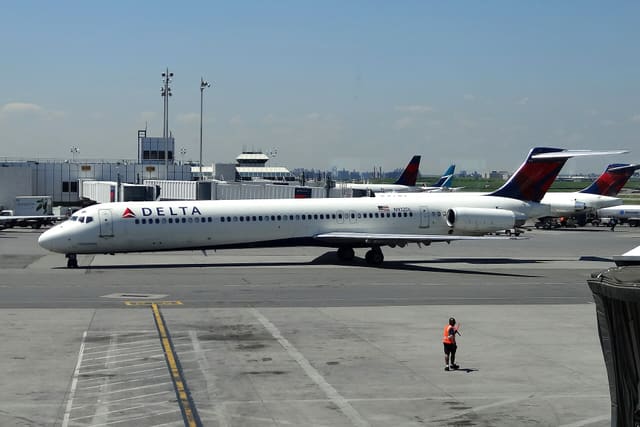 N912DL - Boeing