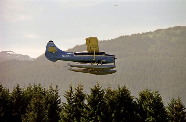 N338AK - De Havilland