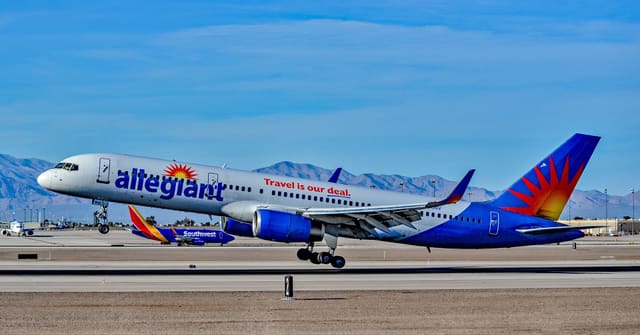 N906NV - Twin-engine aircraft