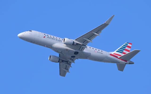 N235NN - Embraer