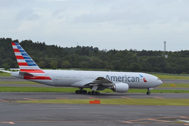 N785AN - Twin-engine aircraft