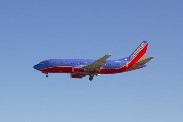 N658SW - Twin-engine aircraft