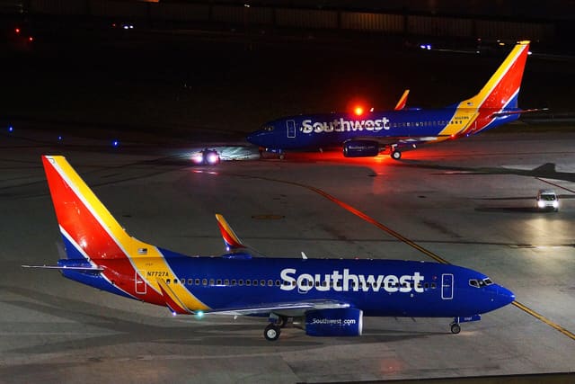 N568WN - Twin-engine aircraft