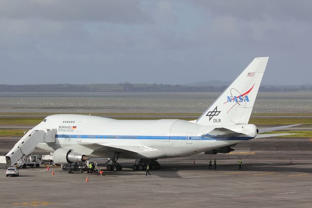N747NA - Boeing
