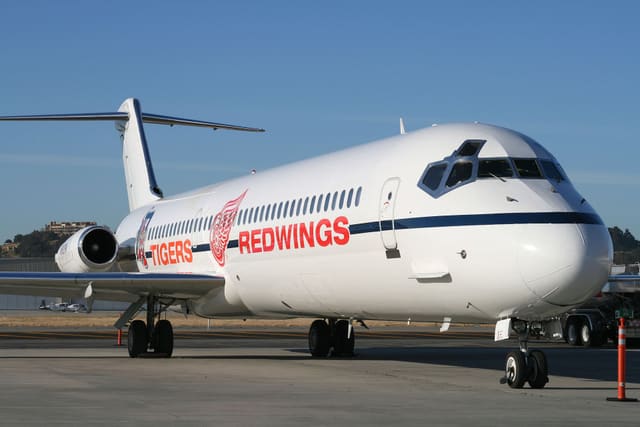 N682RW - Twin-engine aircraft