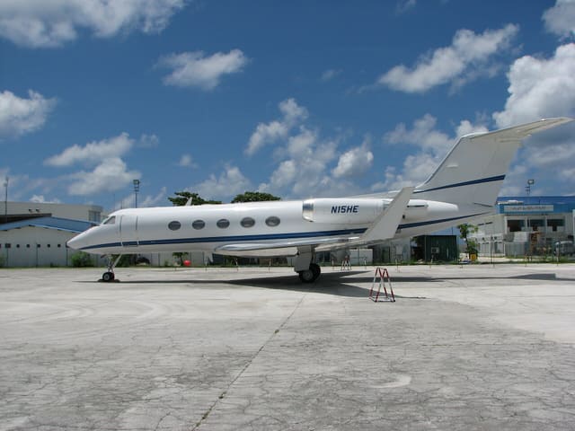 N15HE - Business jet