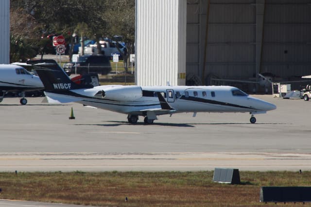N15CF - Business jet