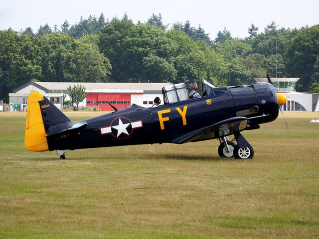 N13FY - Warbird