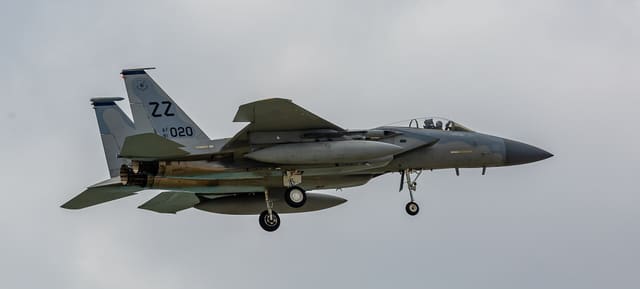  - Twin-engine aircraft