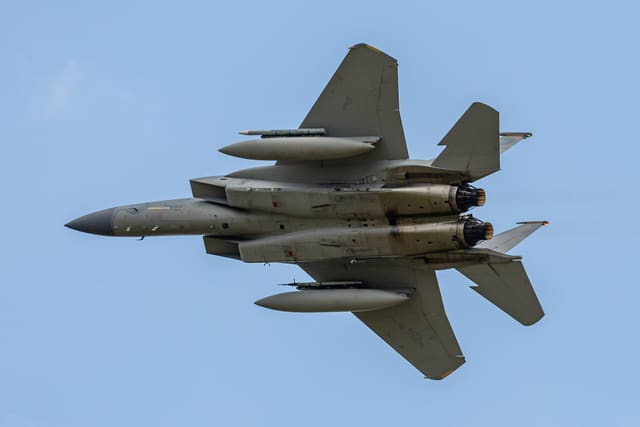  - Twin-engine aircraft
