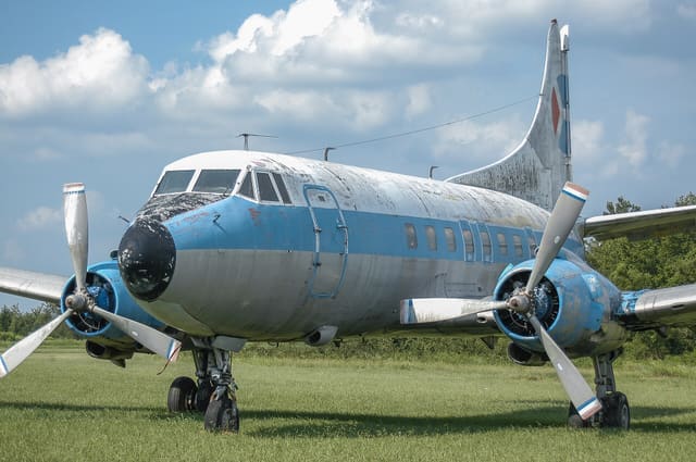 N255S - Twin-engine aircraft