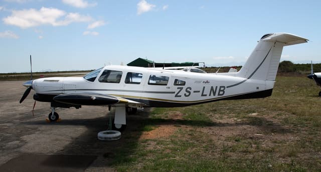 ZS-LNB - Piper