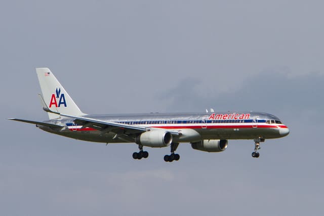 N677AN - Boeing