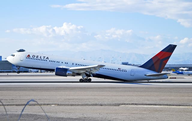 N137DL - Boeing