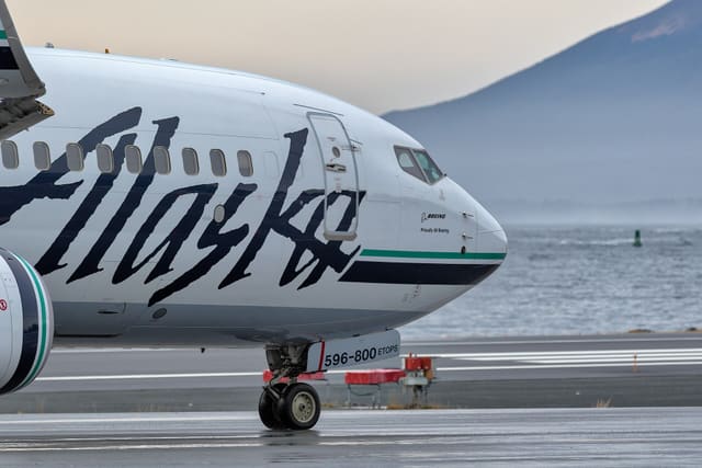 N596AS - Boeing
