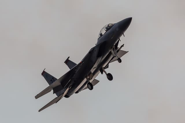  - Twin-engine aircraft