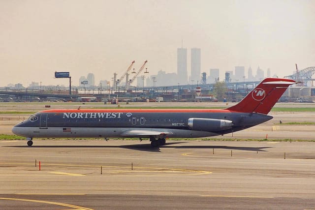 N927RC - Twin-engine aircraft