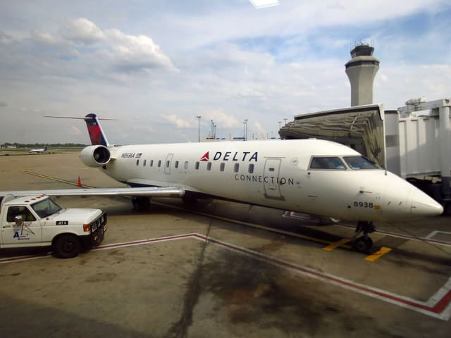 N8938A - Twin-engine aircraft