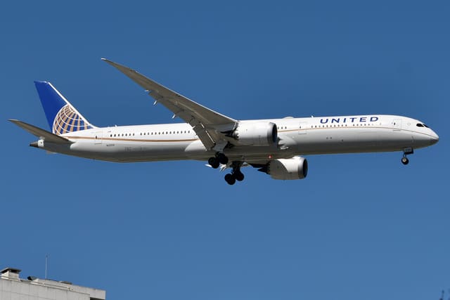 N12004 - Boeing
