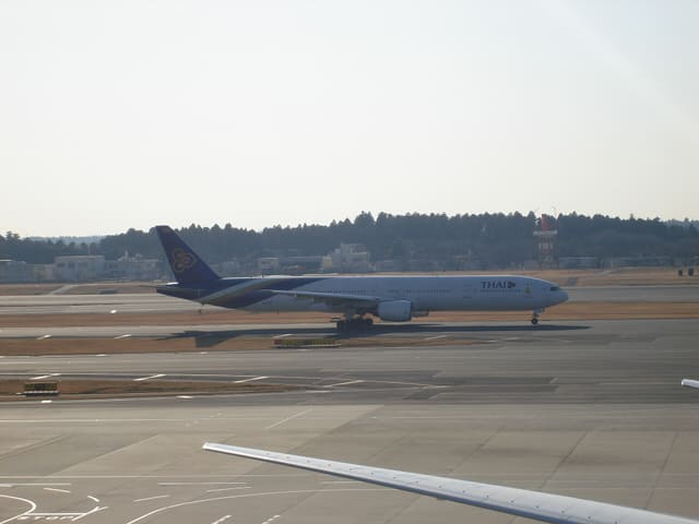  - Twin-engine aircraft