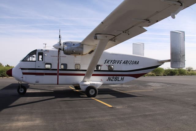 N28LH - Aircraft