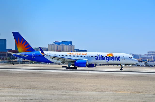 N901NV - Twin-engine aircraft