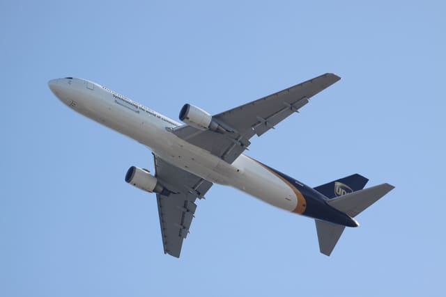 N328UP - Boeing