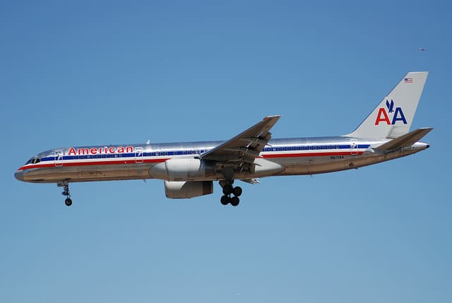 N671AA - Boeing
