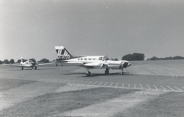G-BTDK - Twin-engine aircraft