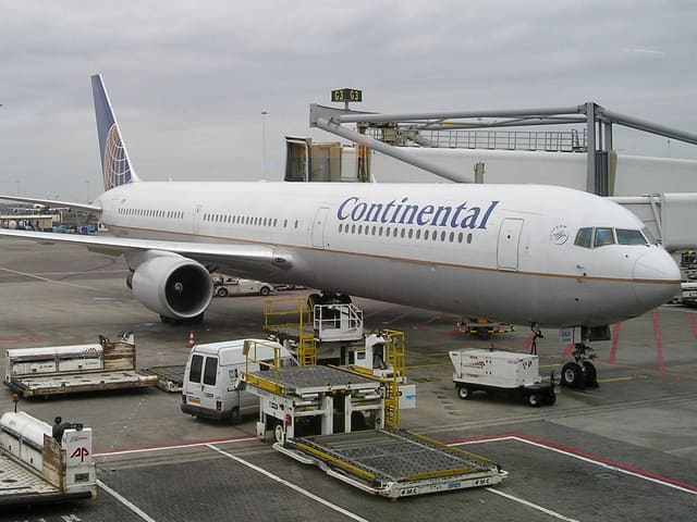 N78060 - Twin-engine aircraft
