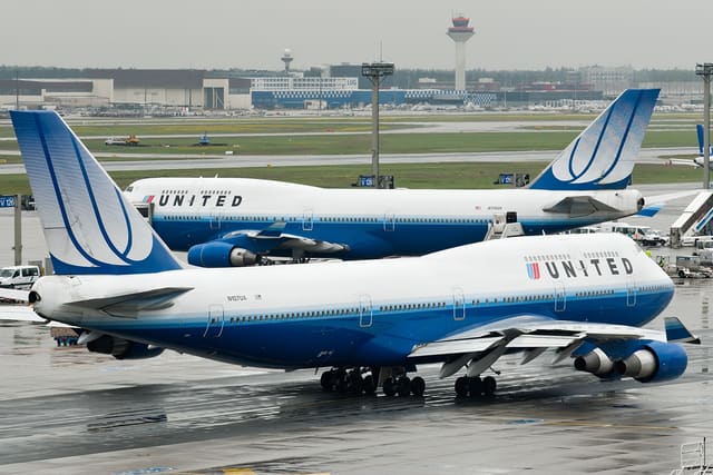 N107UA - Aircraft