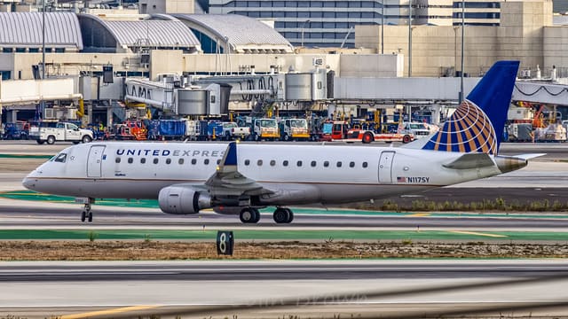 N117SY - Embraer