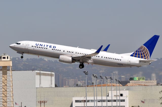 N39416 - Twin-engine aircraft