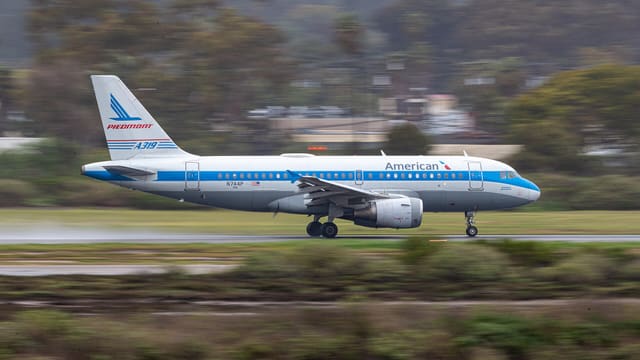 N744P - Twin-engine aircraft