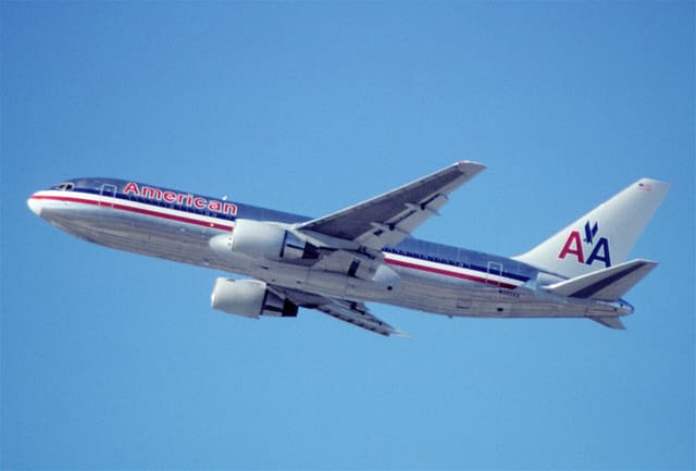 N320AA - Twin-engine aircraft