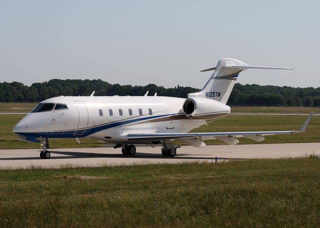 N125TM - Business jet