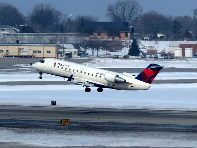 N779CA - Aircraft