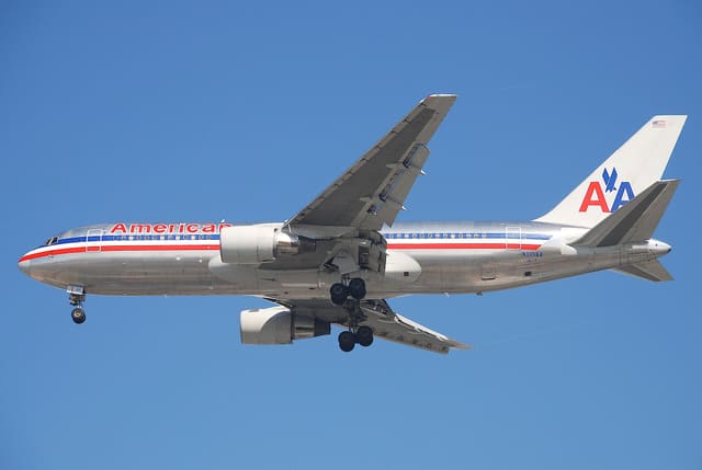 N321AA - Boeing