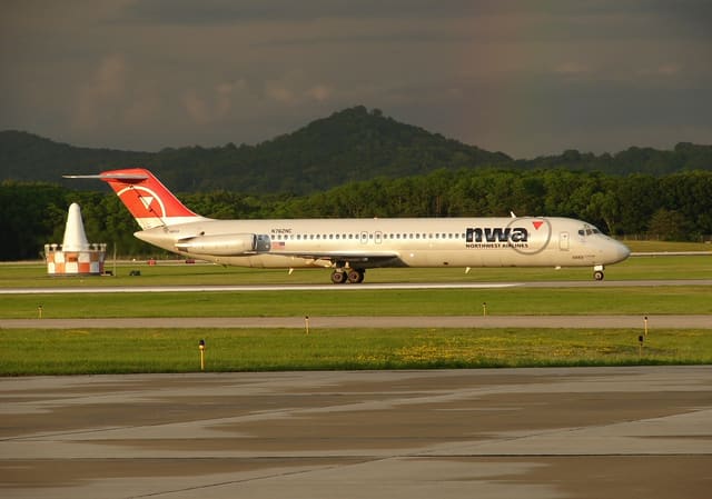 N762NC - Aircraft